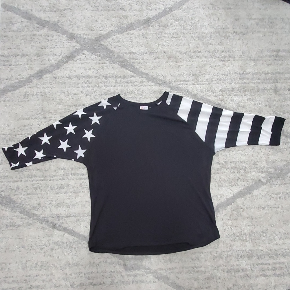 LuLaRoe Randy tee (vintage ???) Forth of July prin